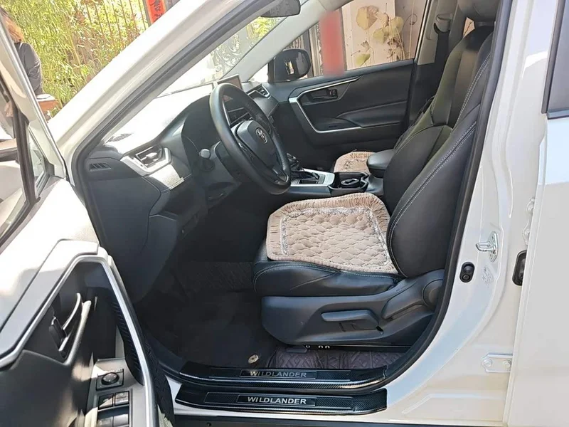 Toyota Wildlander — фото 11