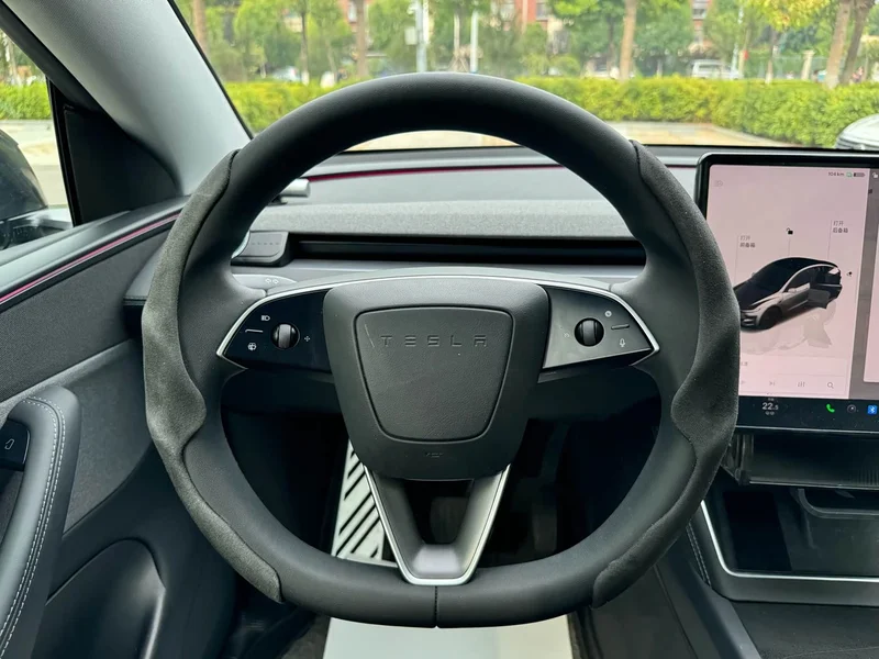 Tesla Model Y — фото 11