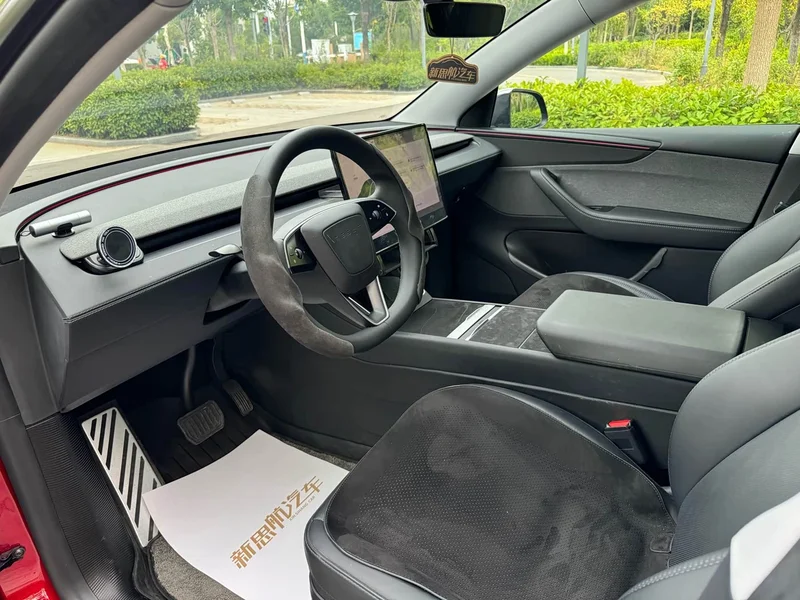 Tesla Model Y — фото 12