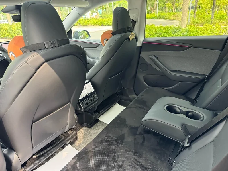 Tesla Model Y — фото 9