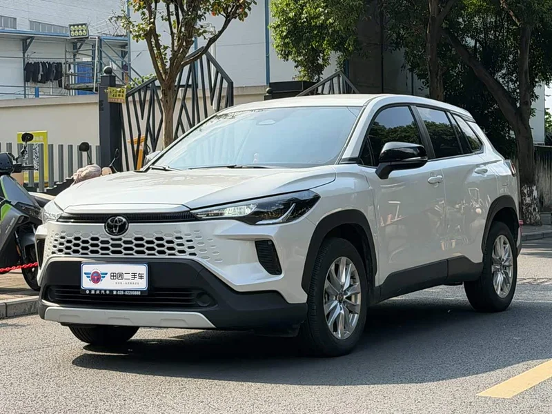 Toyota Corolla Cross — фото 1