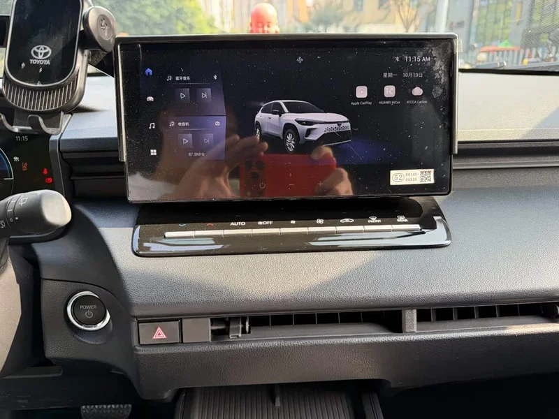 Toyota Corolla Cross — фото 10