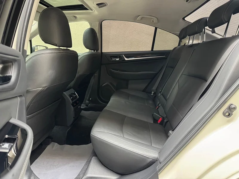 Subaru Legacy — фото 12