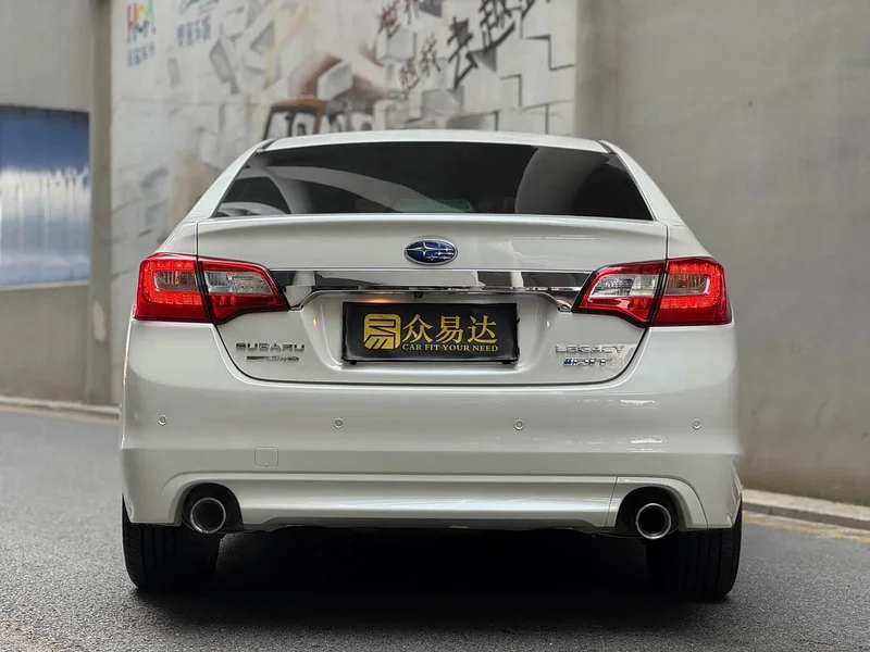 Subaru Legacy — фото 4