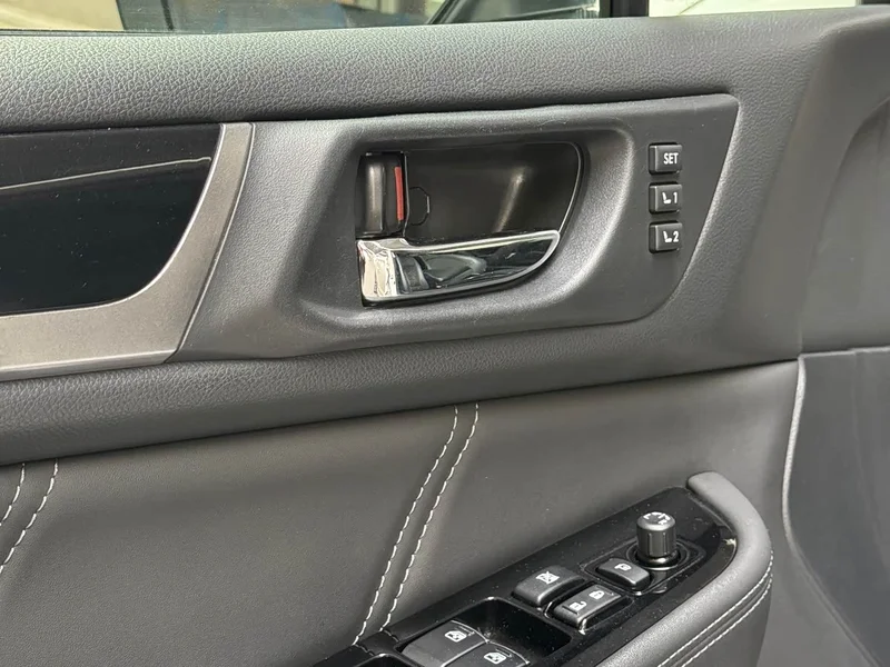 Subaru Legacy — фото 10