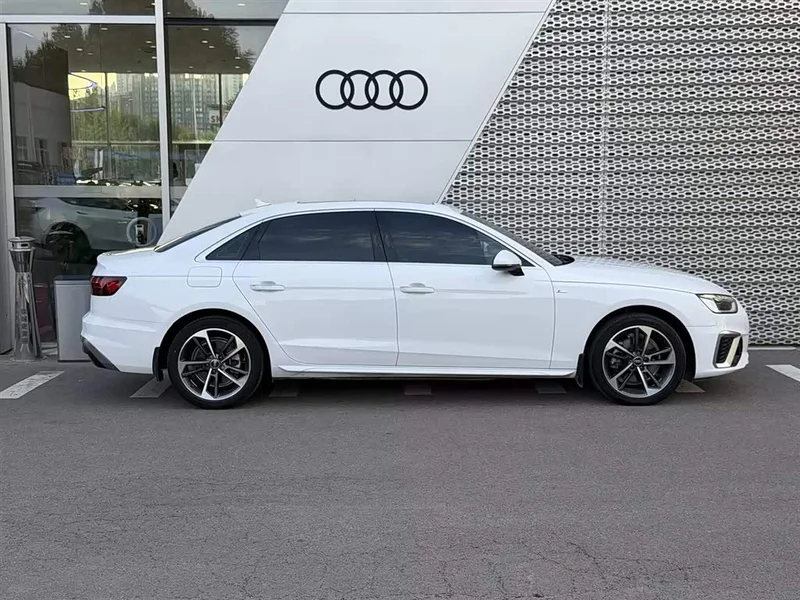 Audi A4L — фото 3