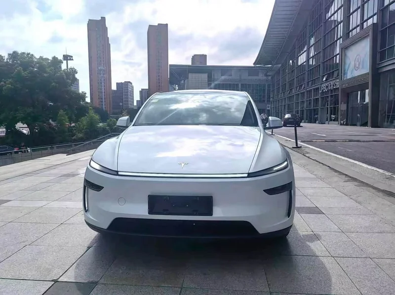 Tesla Model Y — фото 2