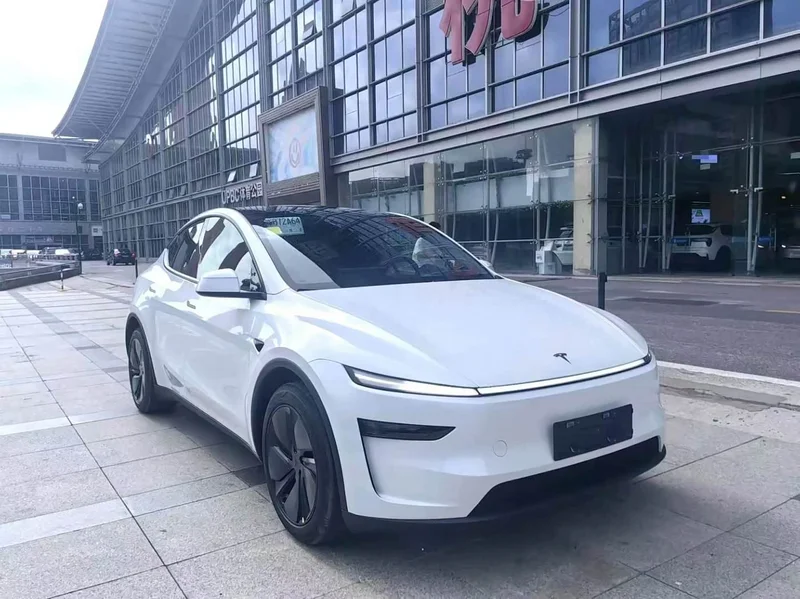 Tesla Model Y — фото 3