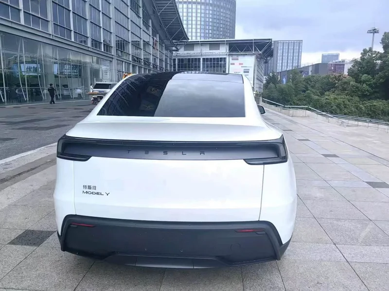 Tesla Model Y — фото 5