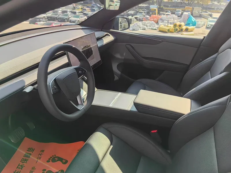 Tesla Model Y — фото 8