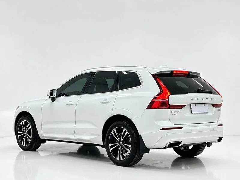 Volvo XC60 — фото 2