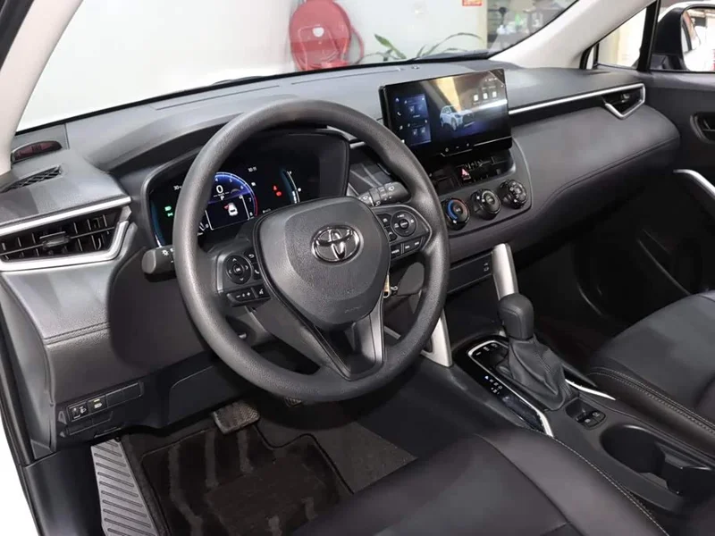 Toyota Corolla Cross — фото 9