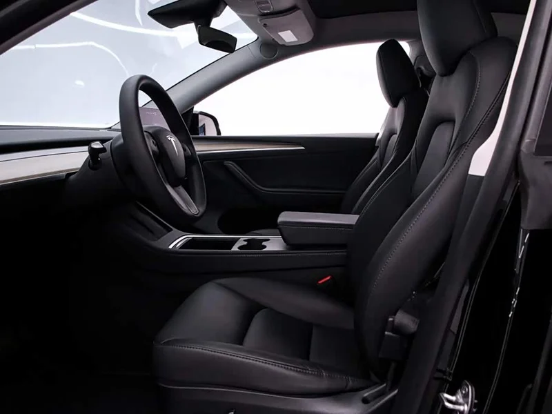 Tesla Model Y — фото 12