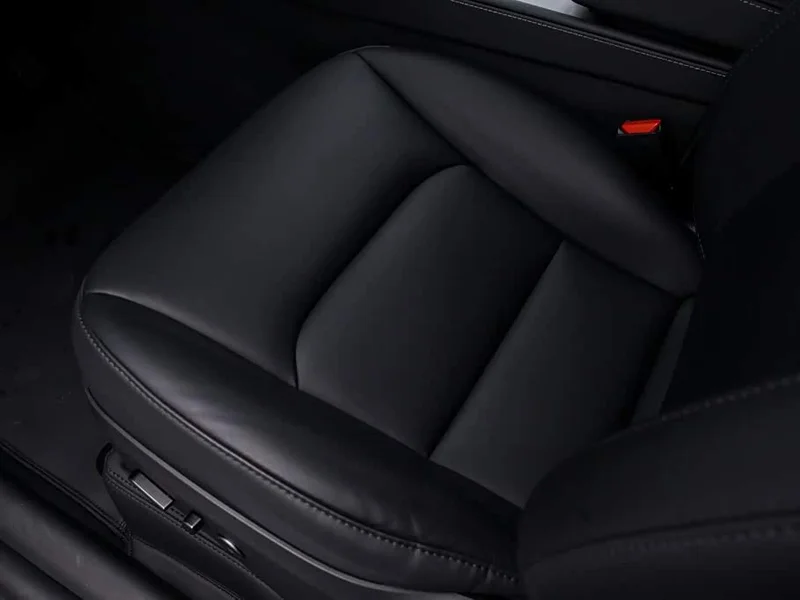 Tesla Model Y — фото 13