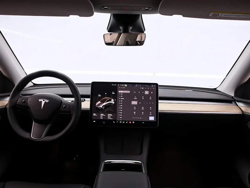 Tesla Model Y — фото 5