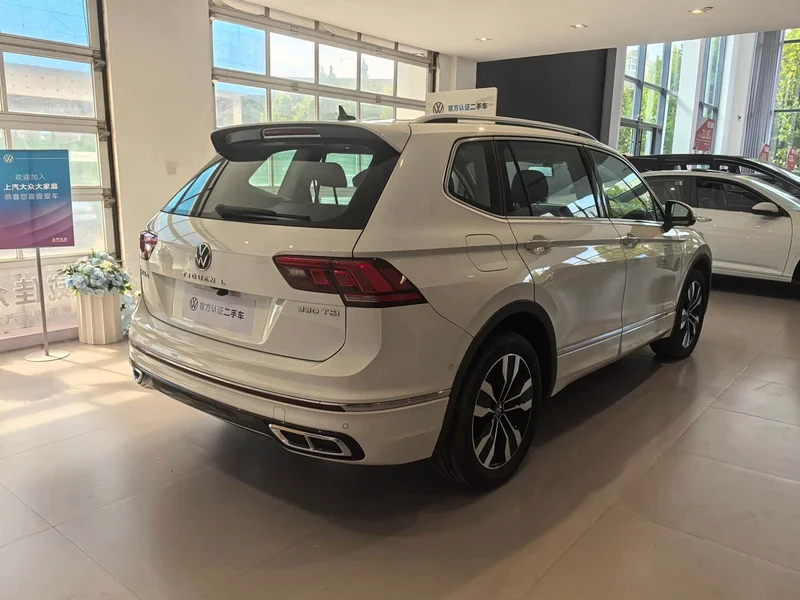 Volkswagen Tiguan L — фото 13