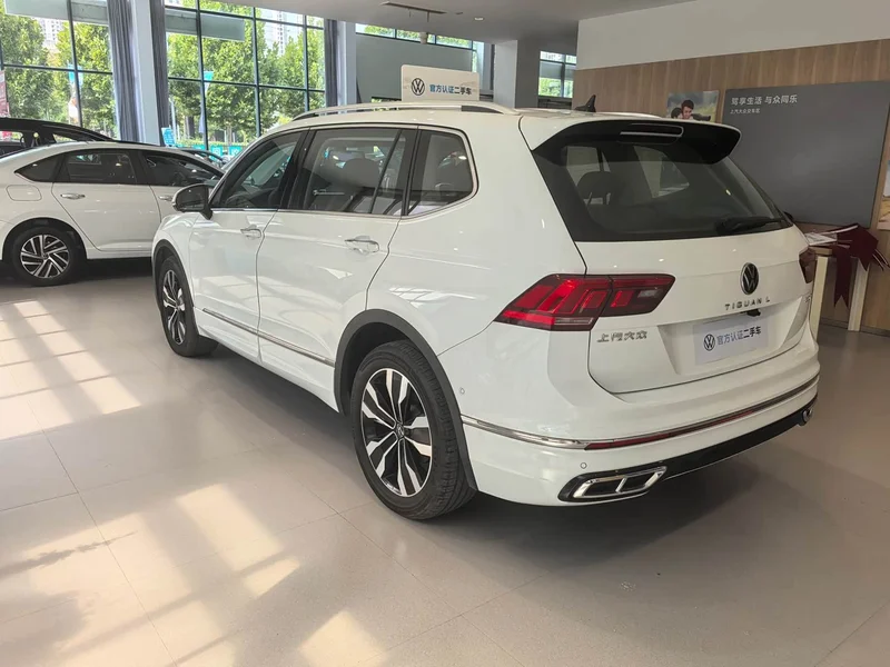 Volkswagen Tiguan L — фото 15
