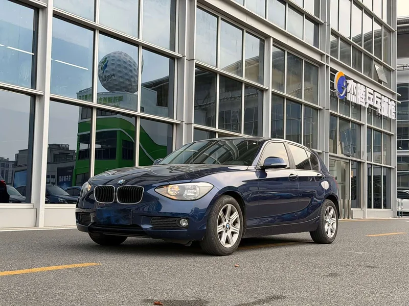 BMW 1-Series — фото 1