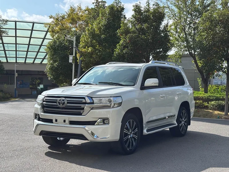 Toyota Land Cruiser (Imported) — фото 1