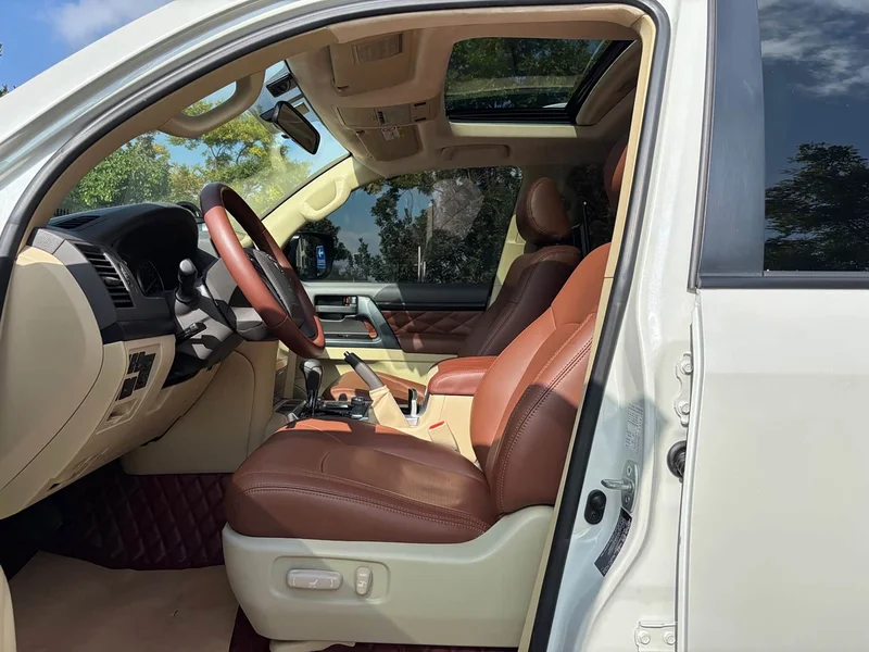 Toyota Land Cruiser (Imported) — фото 12