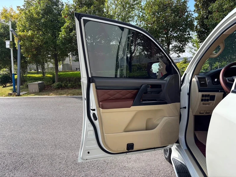 Toyota Land Cruiser (Imported) — фото 25