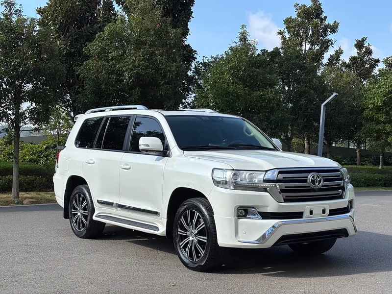Toyota Land Cruiser (Imported) — фото 3