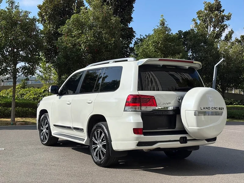 Toyota Land Cruiser (Imported) — фото 6