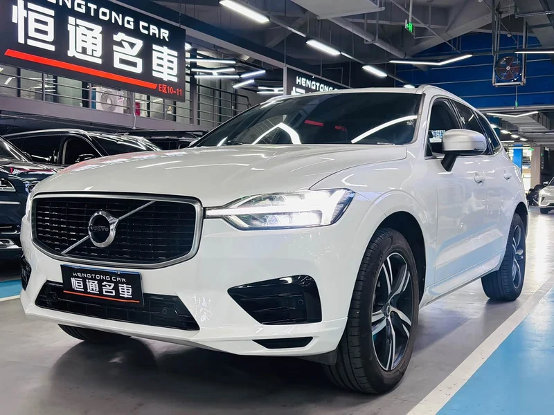 Volvo XC60 — фото 1