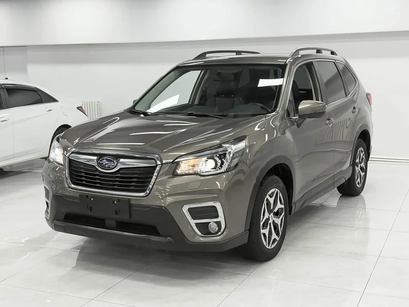 Subaru Forester — фото 1