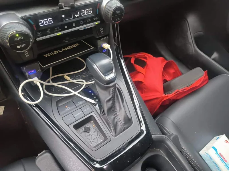 Toyota Wildlander — фото 10