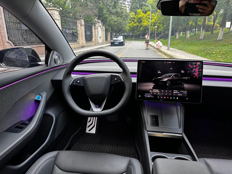Tesla Model 3 — фото 17