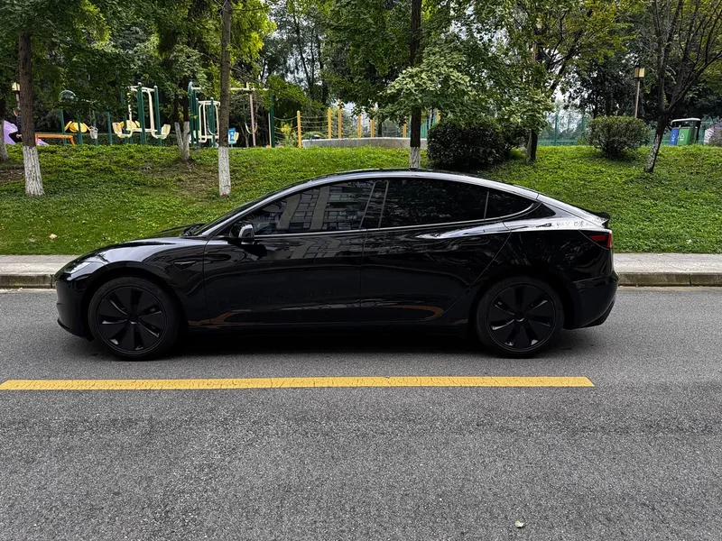 Tesla Model 3 — фото 7