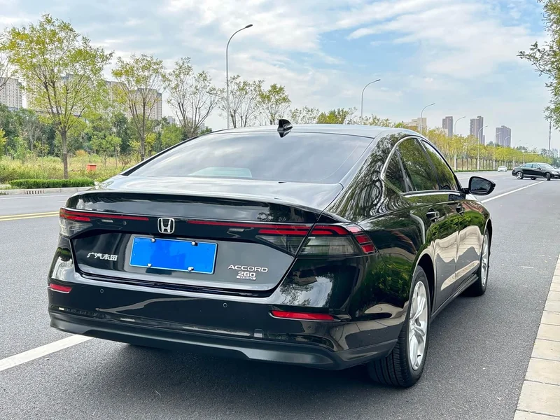 Honda Accord — фото 4