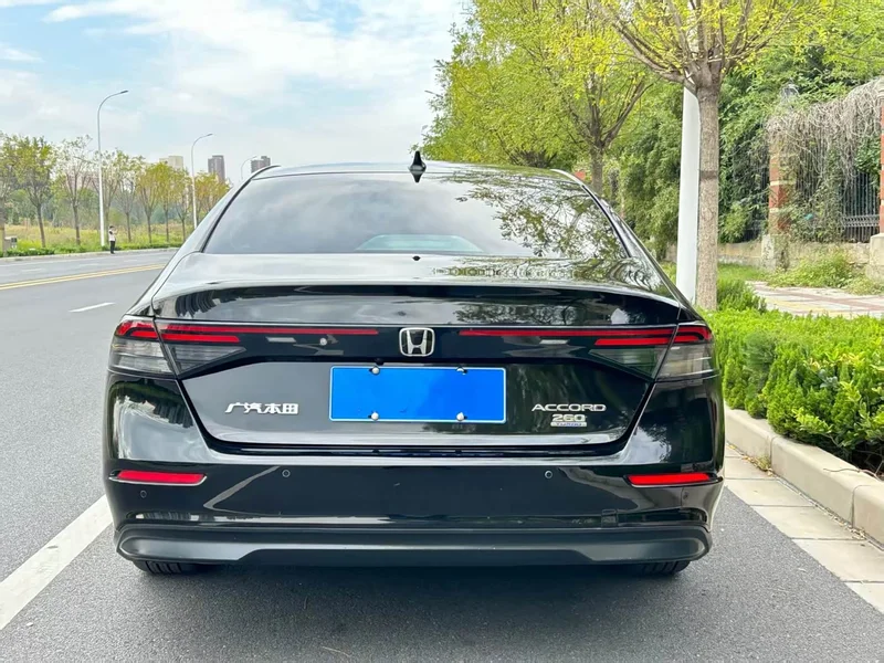 Honda Accord — фото 5
