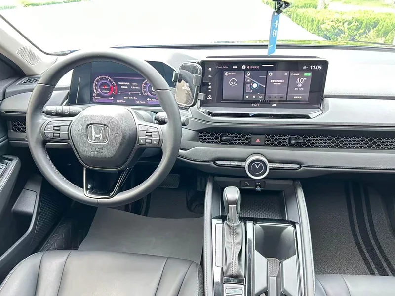 Honda Accord — фото 9