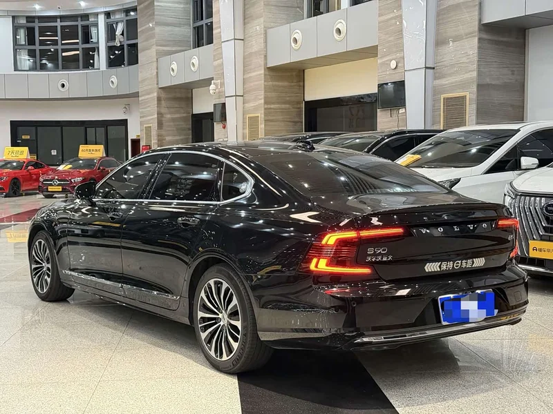 Volvo S90 — фото 3