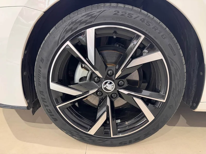 Volkswagen Octavia — фото 17