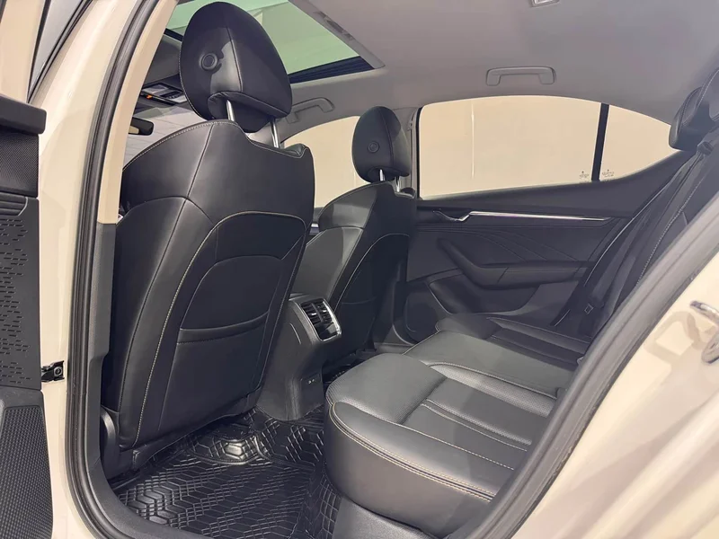 Volkswagen Octavia — фото 9