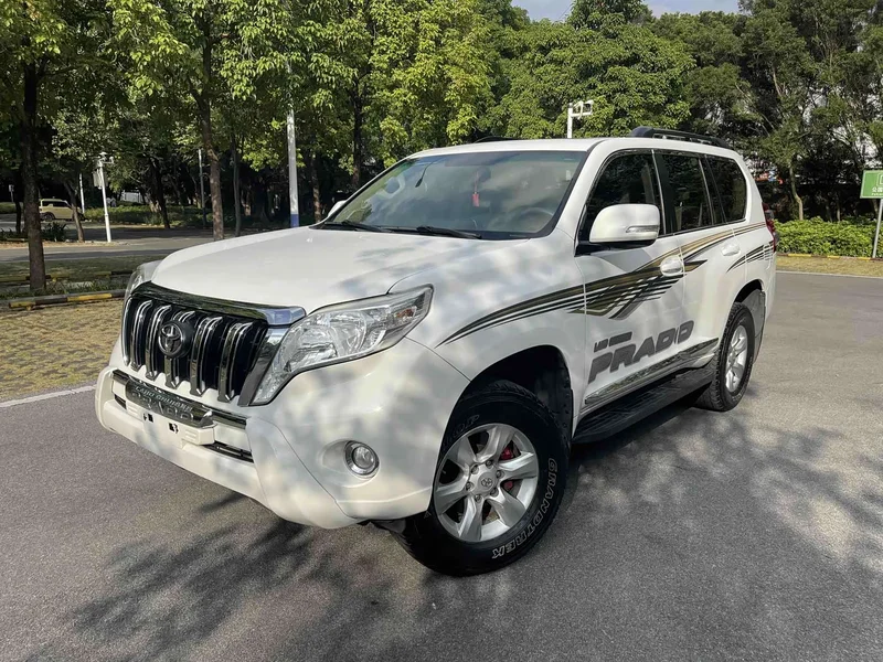 Toyota Prado — фото 1