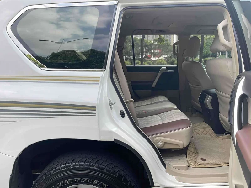 Toyota Prado — фото 11