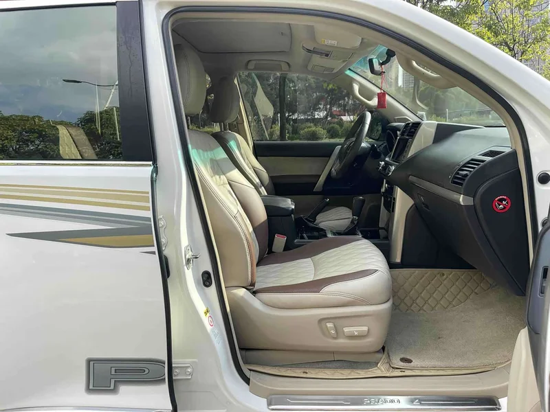 Toyota Prado — фото 12
