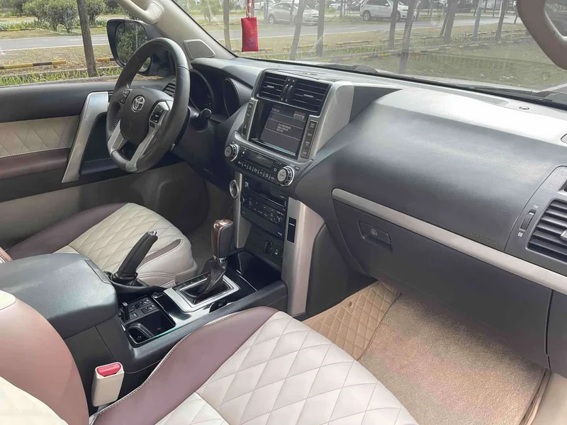 Toyota Prado — фото 14