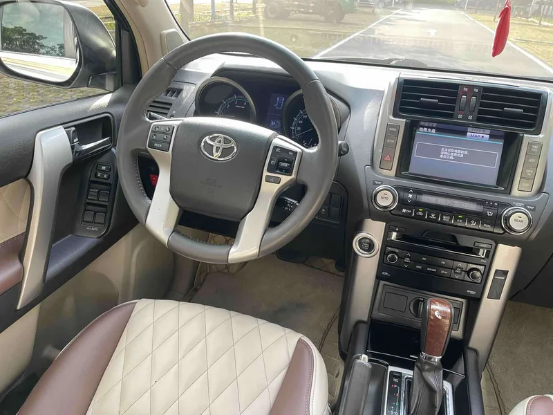 Toyota Prado — фото 15