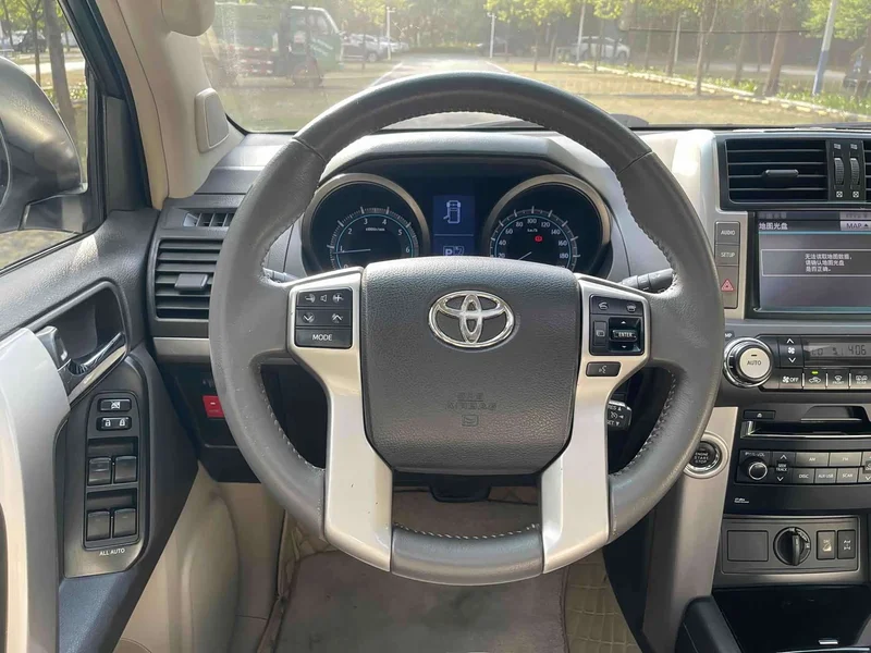 Toyota Prado — фото 18