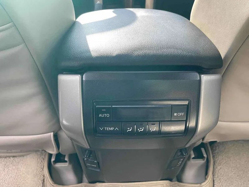 Toyota Prado — фото 20