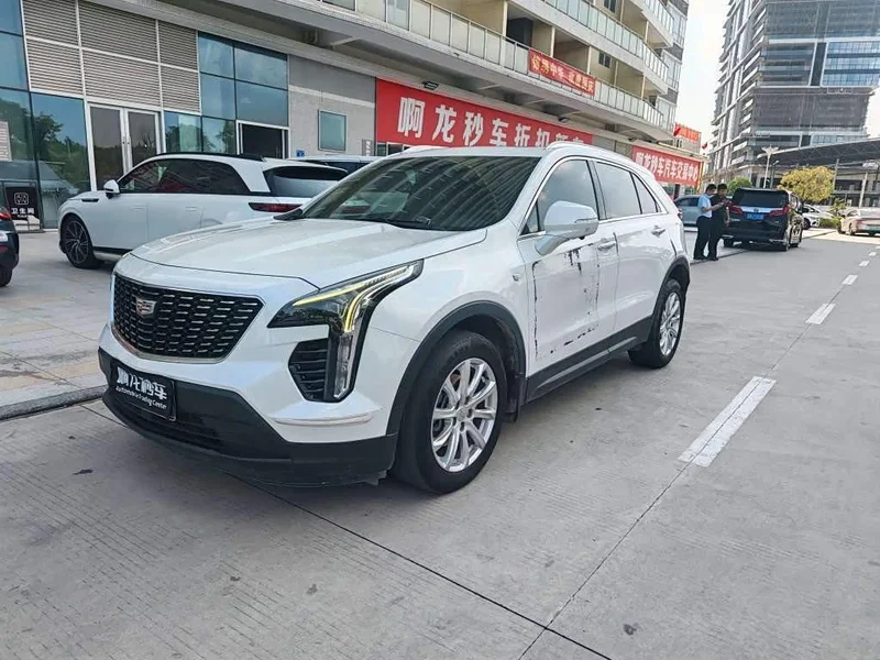 Cadillac XT4 — фото 1