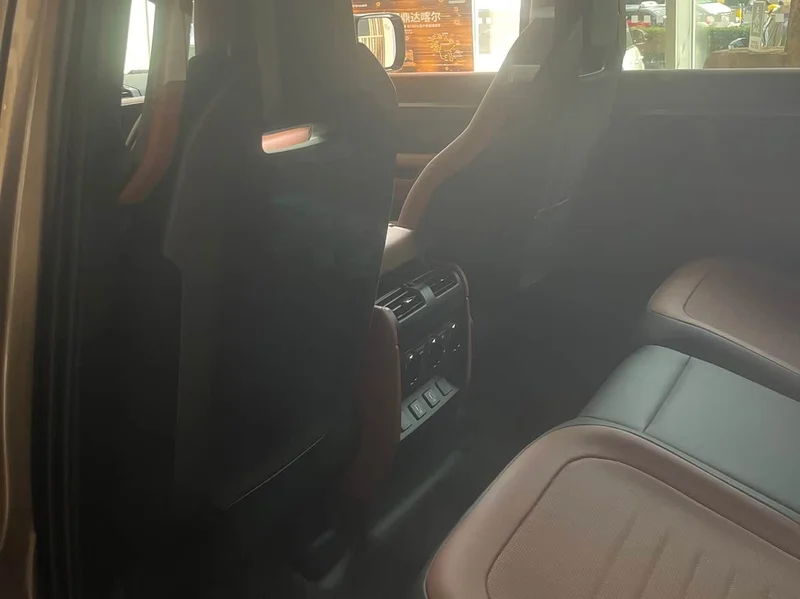 Land Rover Defender — фото 11