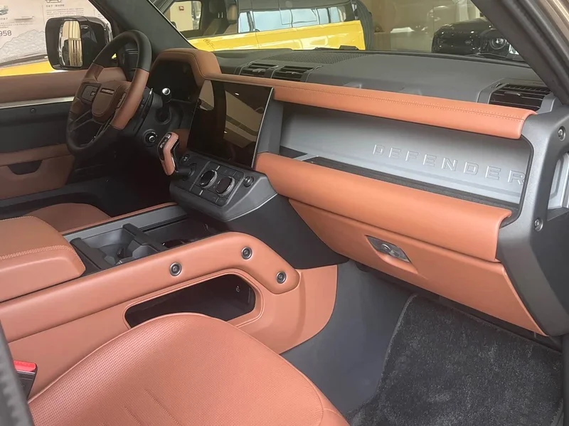 Land Rover Defender — фото 13