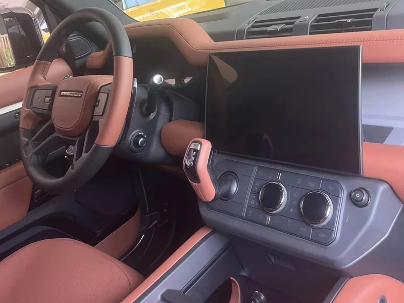 Land Rover Defender — фото 15
