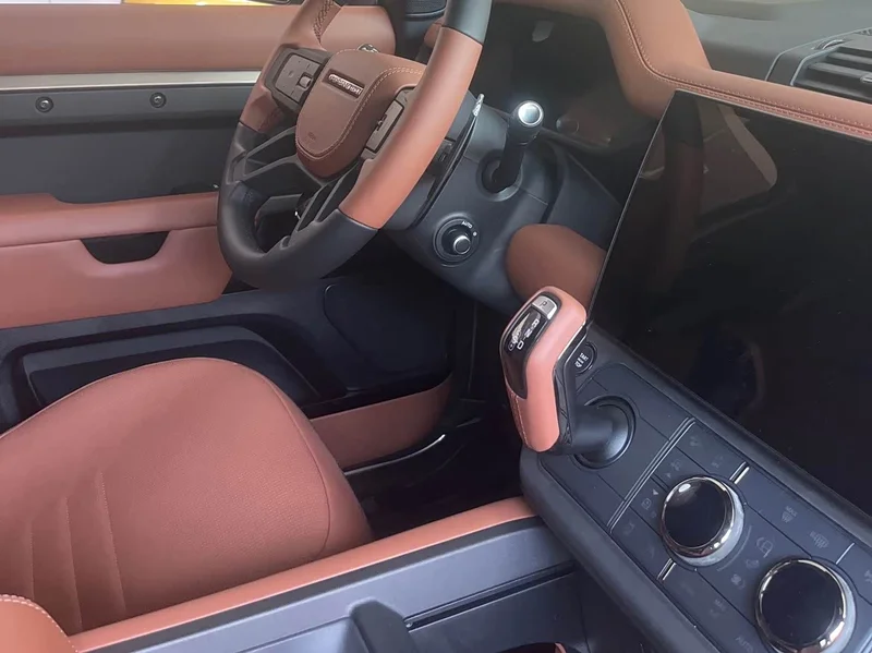 Land Rover Defender — фото 16